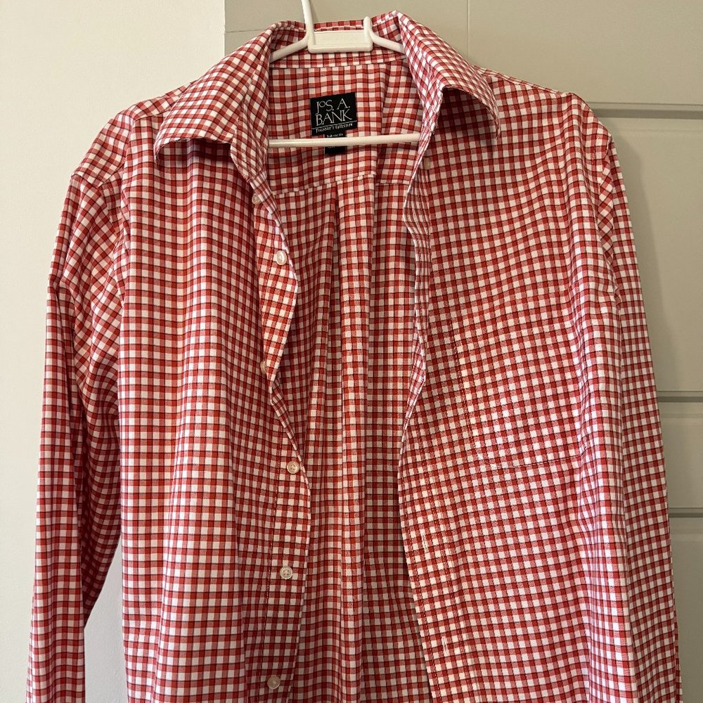 𝅺Jos A Bank Traveler's Collection Men Shirt in Medium - Tailored Fit